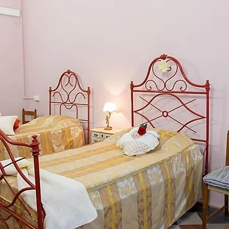 Rambaudi Oda ve Kahvaltı 3*